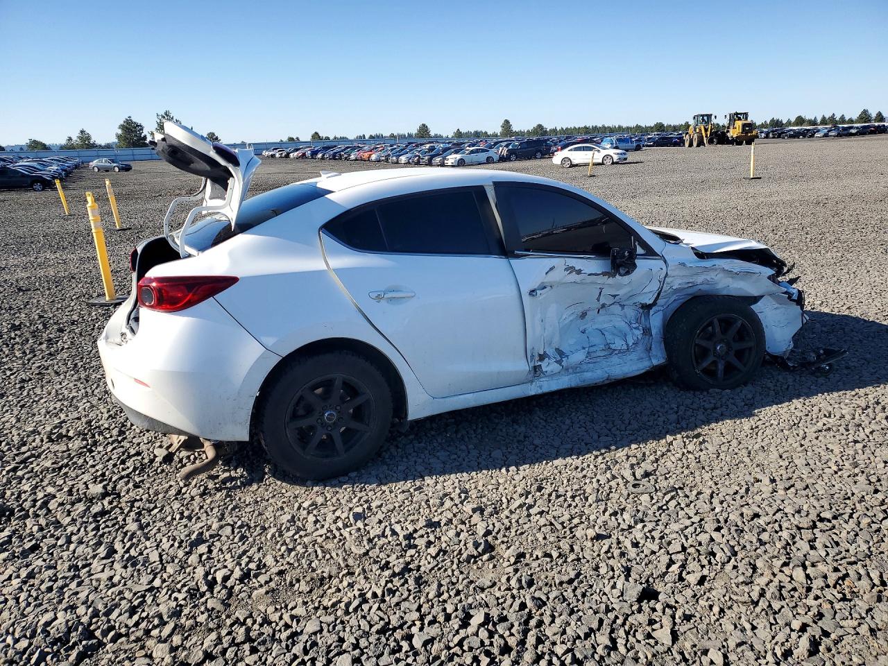 2016 MAZDA 3