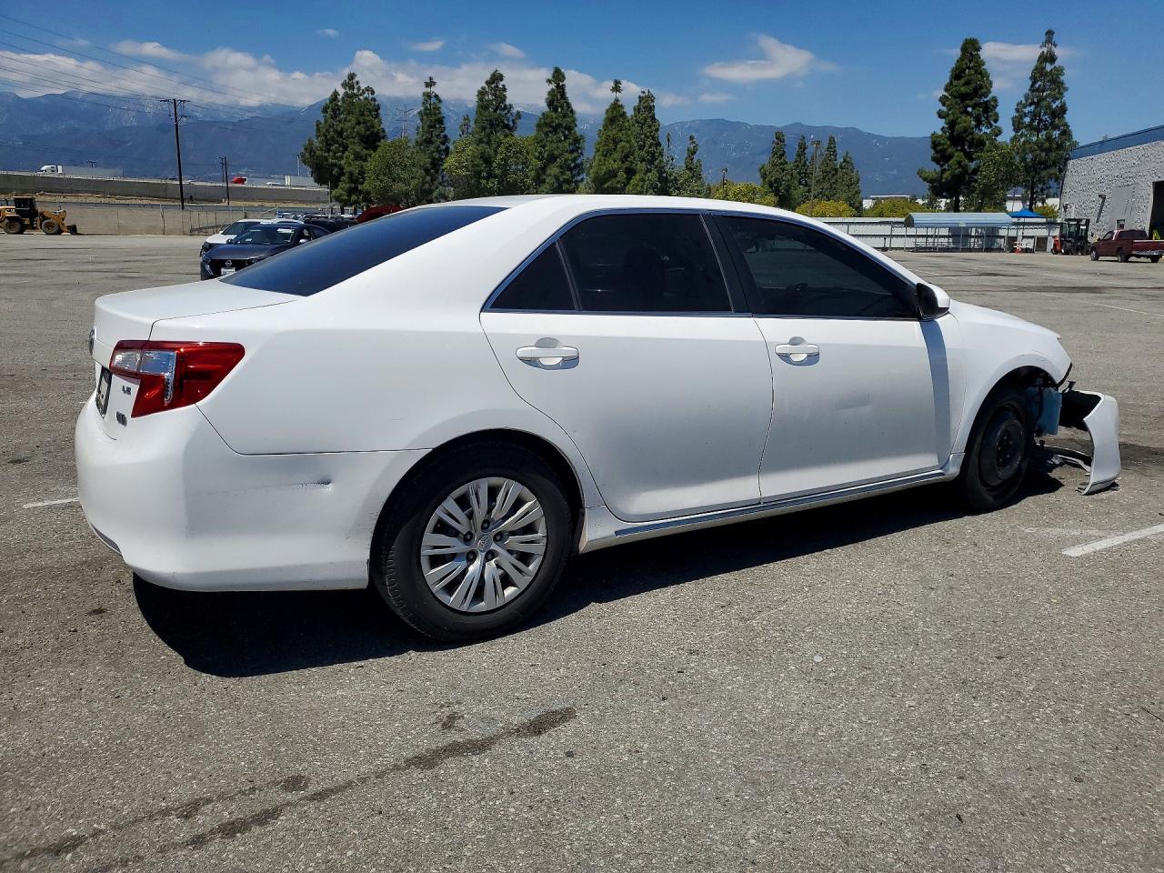 2014 TOYOTA CAMRY SOLA