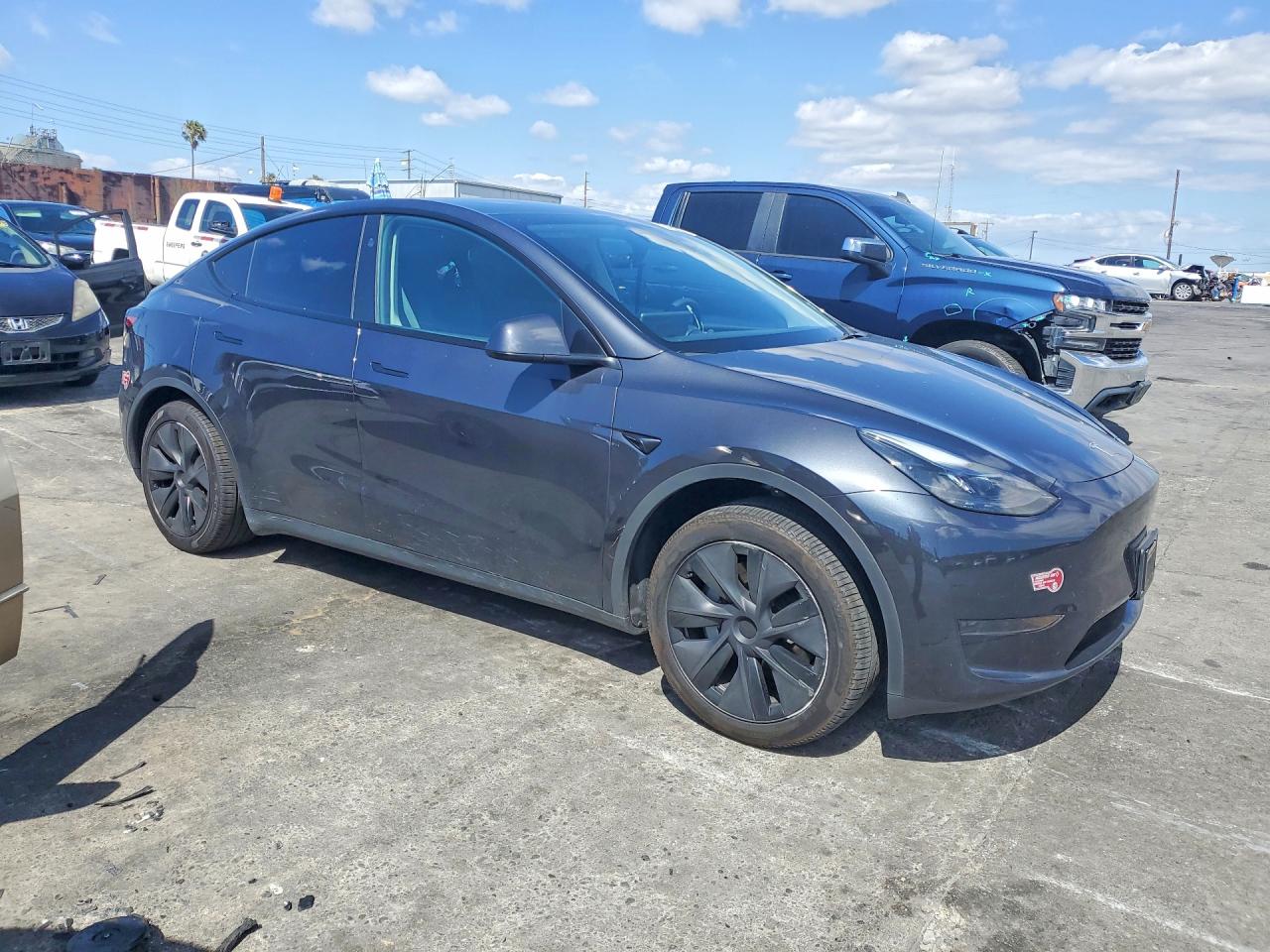 2025 TESLA MODEL Y