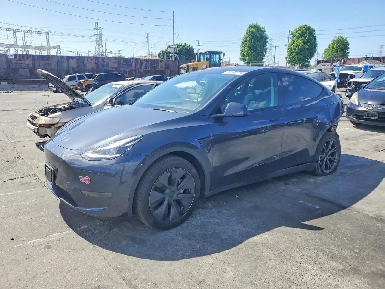 2025 TESLA MODEL Y