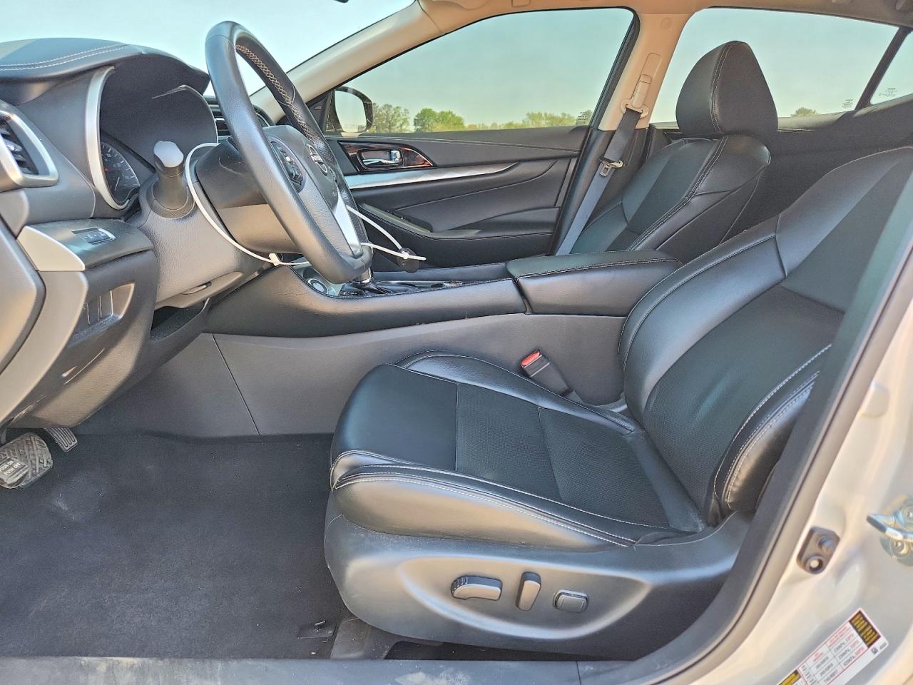 2023 NISSAN MAXIMA