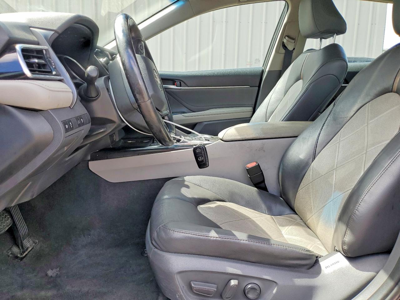 2018 TOYOTA CAMRY