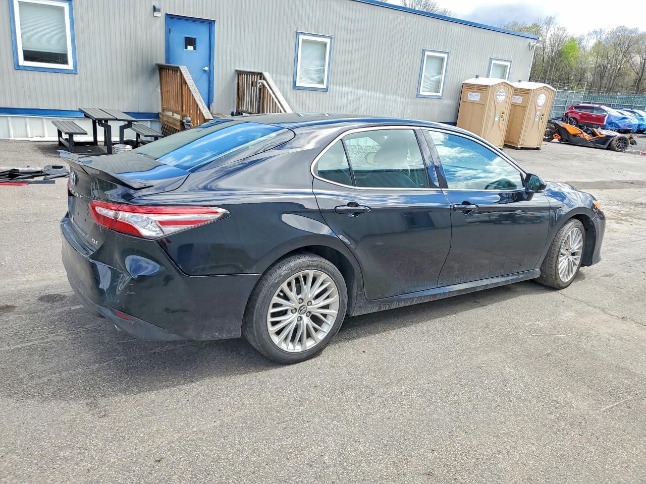 2018 TOYOTA CAMRY