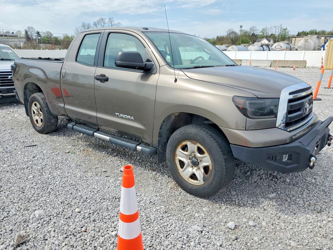 2010 TOYOTA TUNDRA