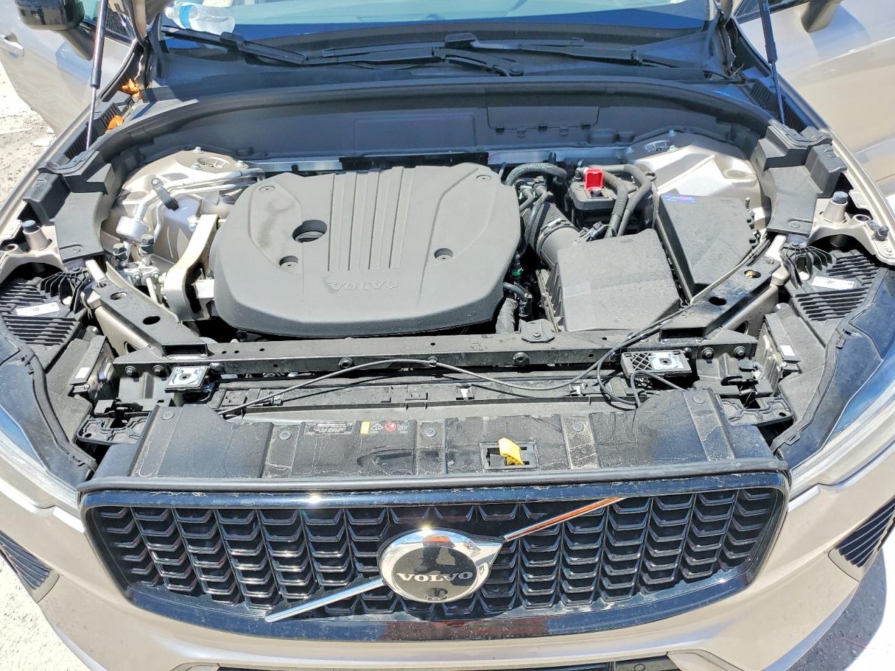 2024 VOLVO XC60