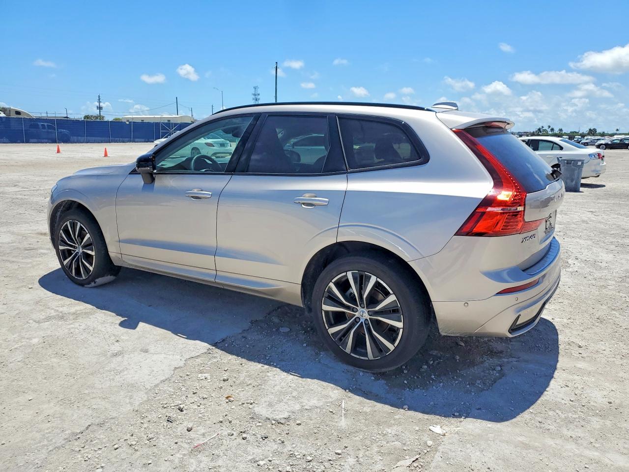 2024 VOLVO XC60