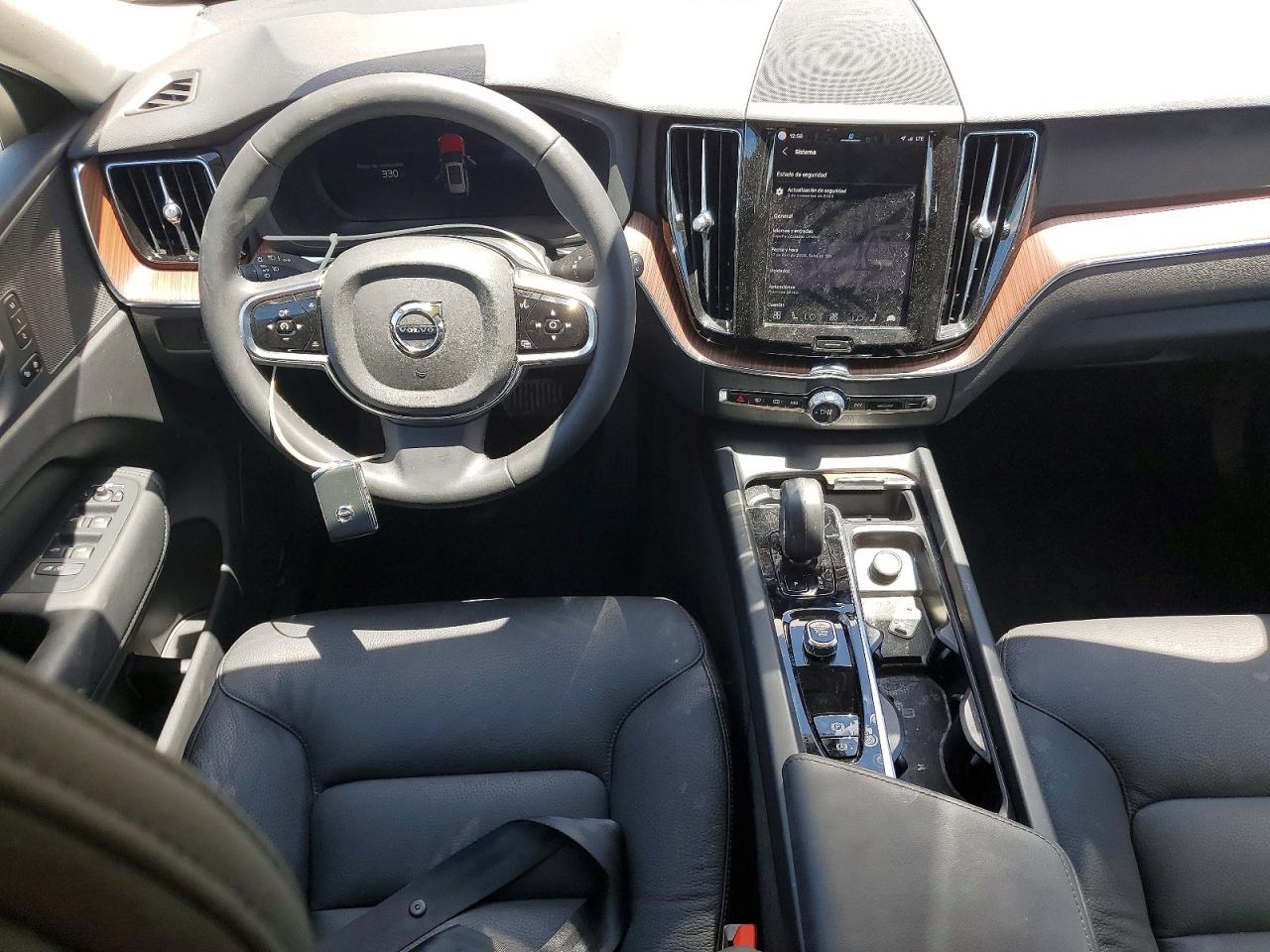 2024 VOLVO XC60