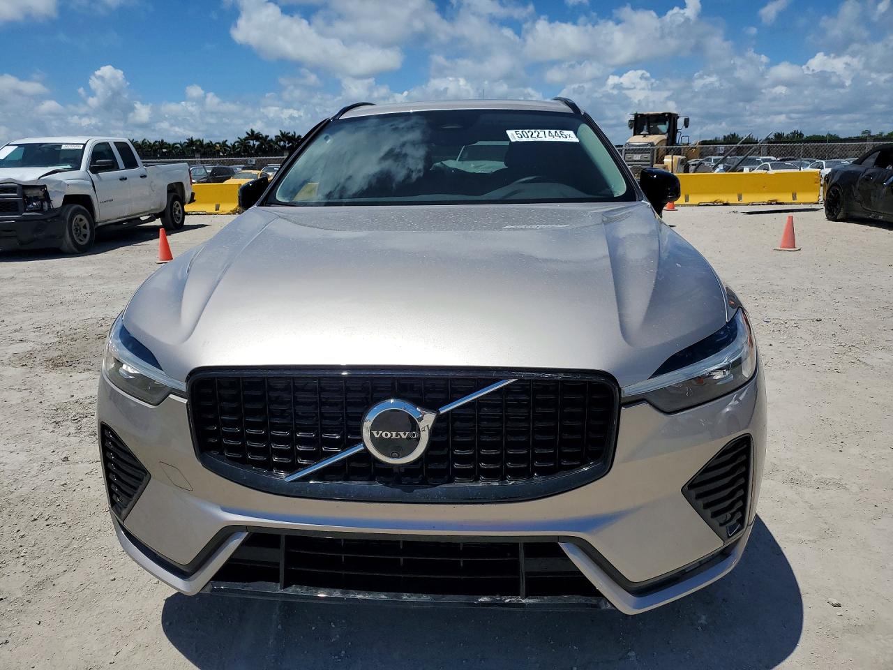 2024 VOLVO XC60