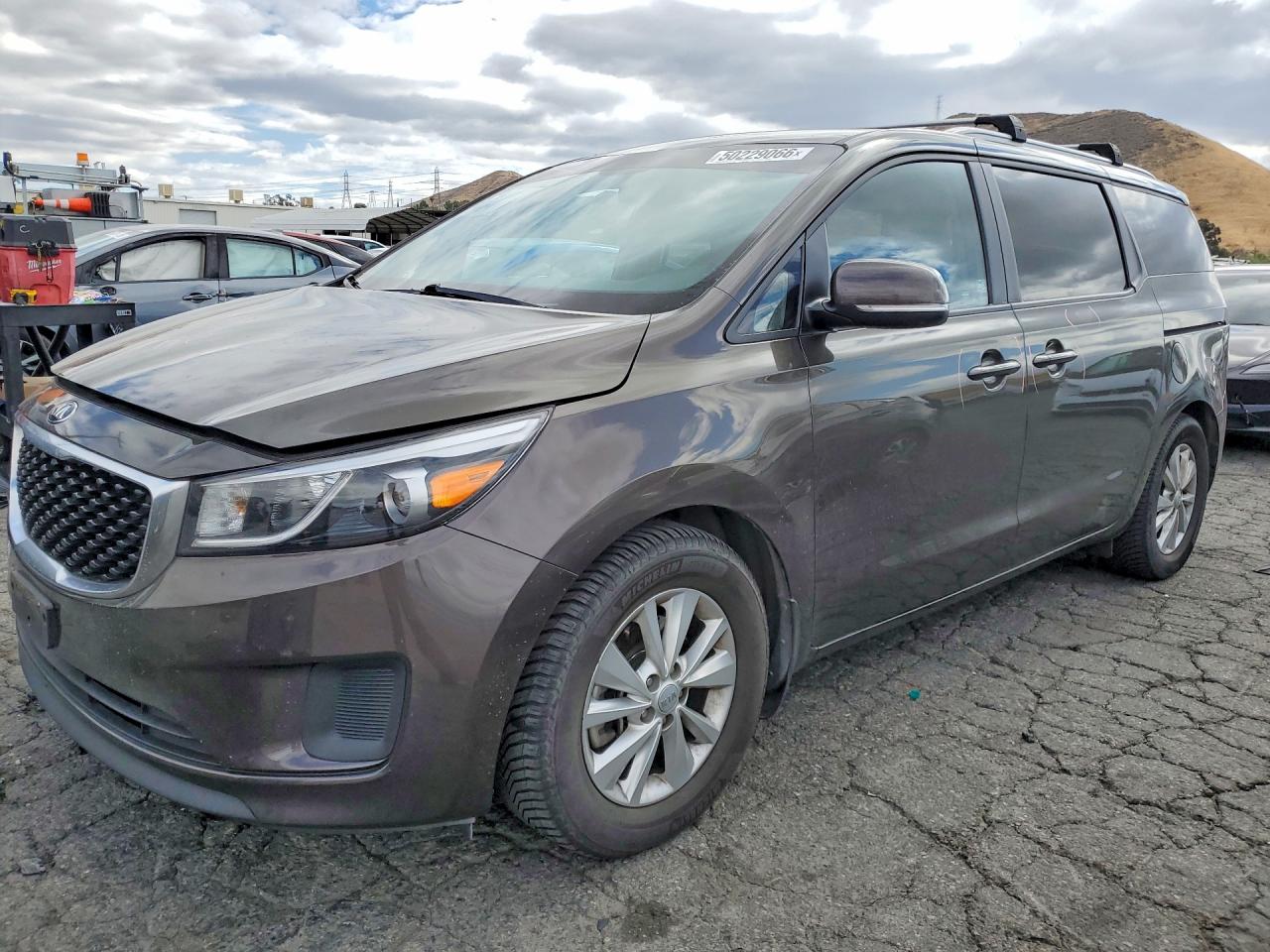 2016 KIA SEDONA
