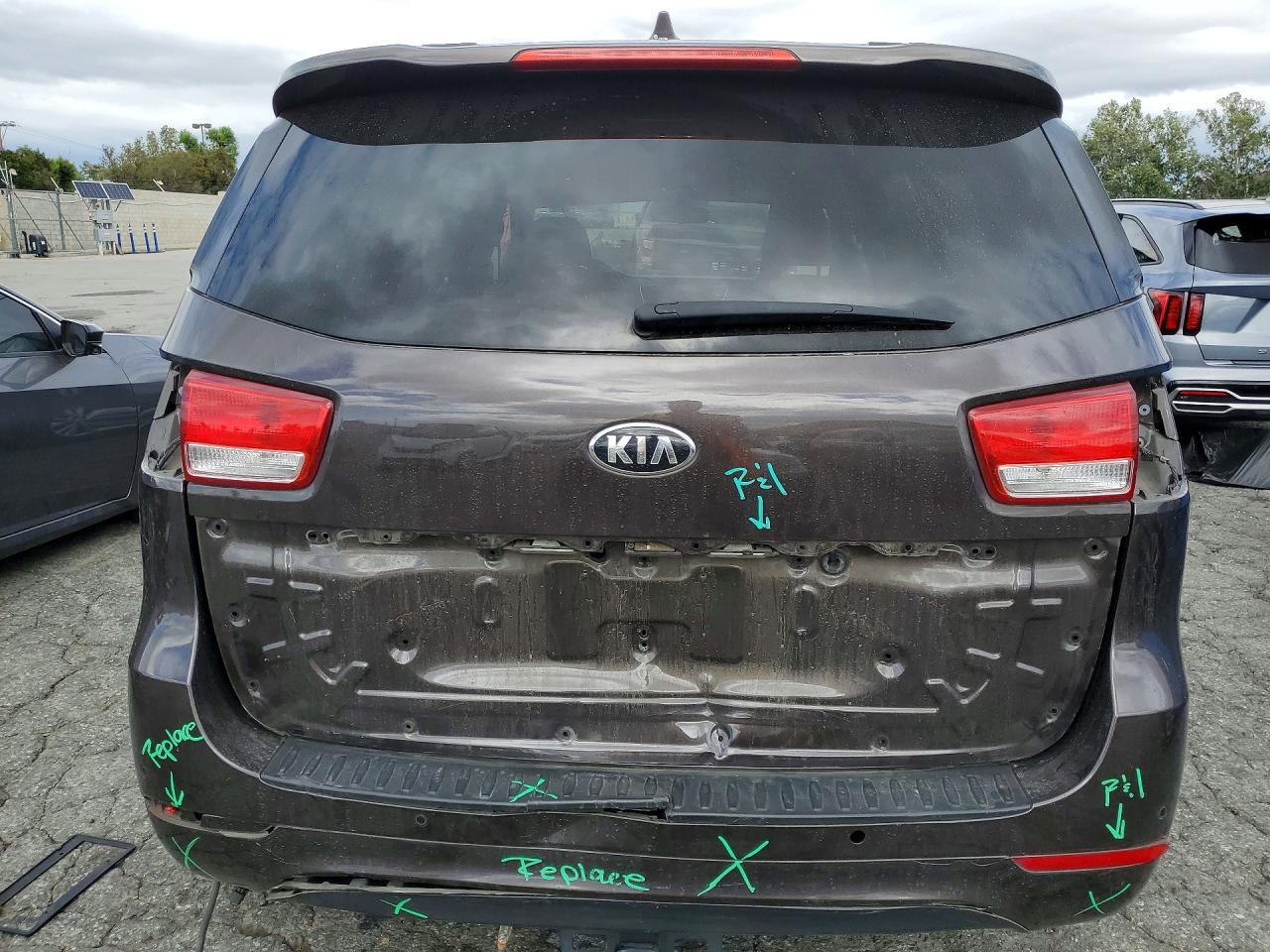 2016 KIA SEDONA