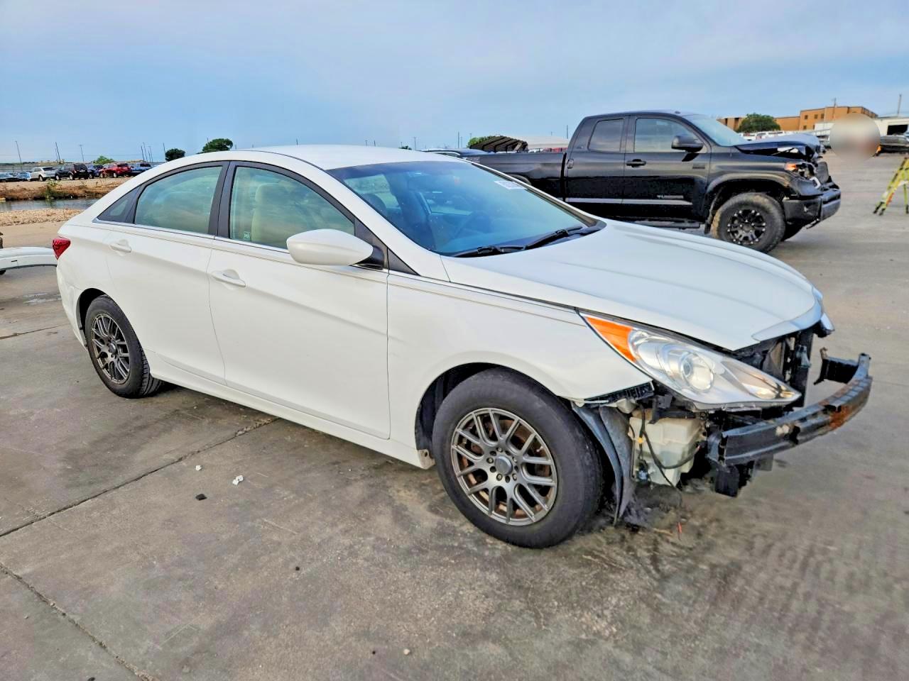 2013 HYUNDAI SONATA
