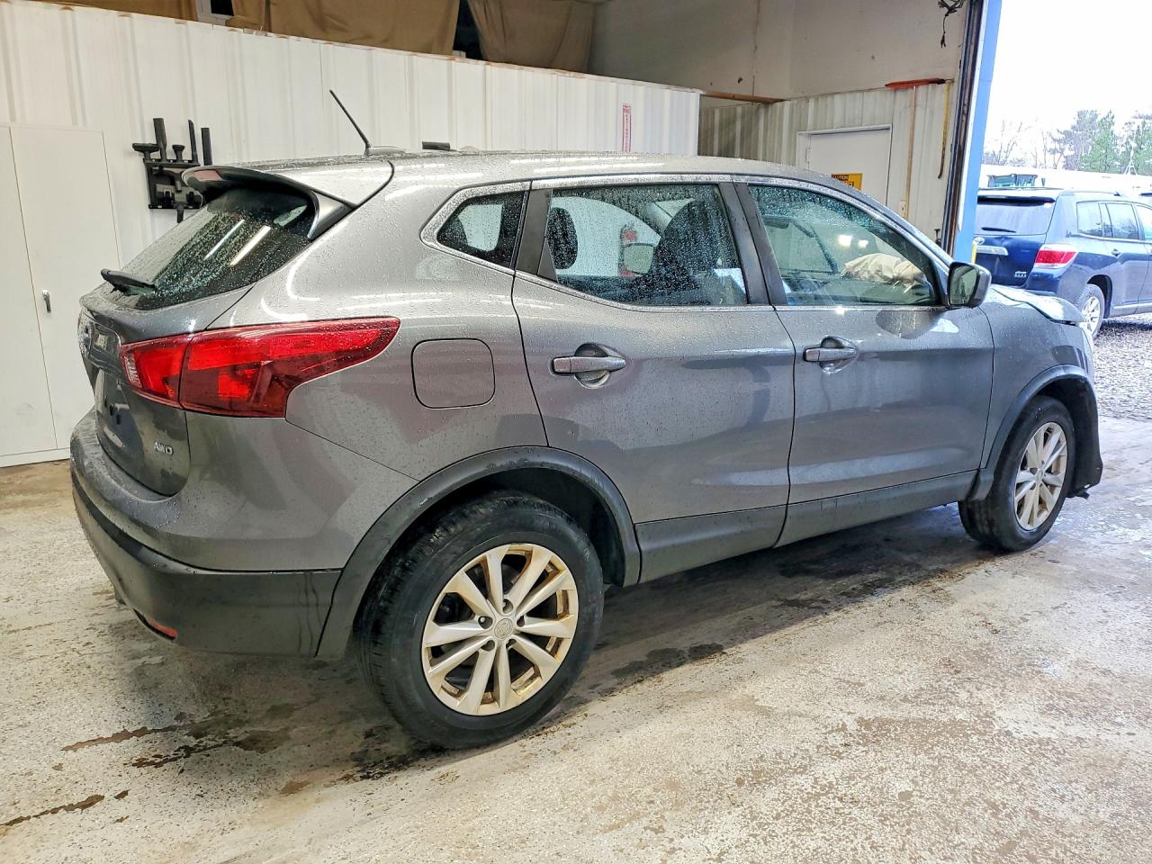 2017 NISSAN ROGUE