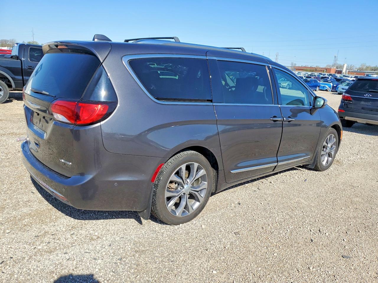 2017 CHRYSLER PACIFICA