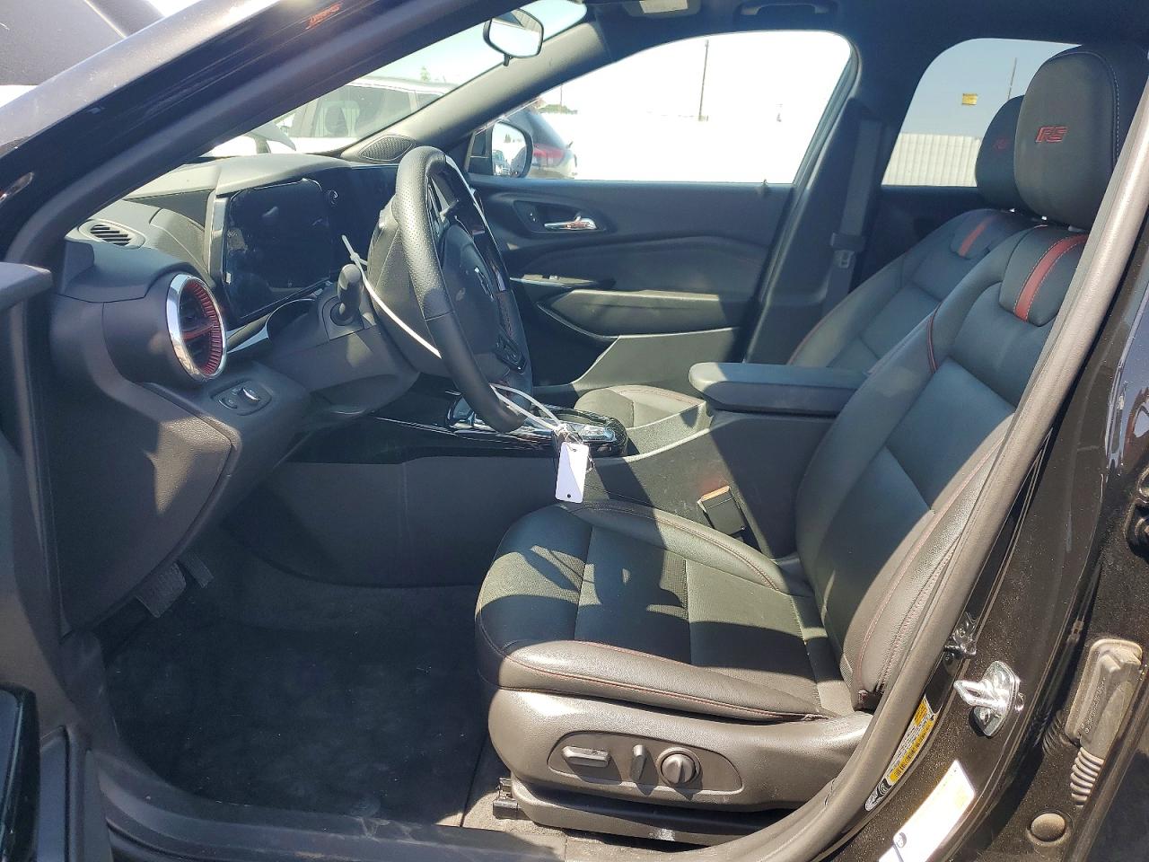 2025 CHEVROLET TRAX