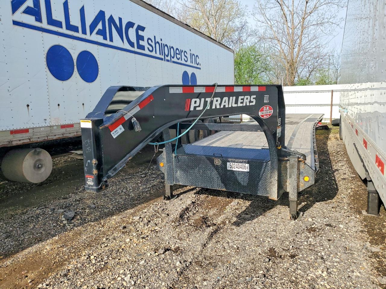 2025 PJ'S TRAILERS