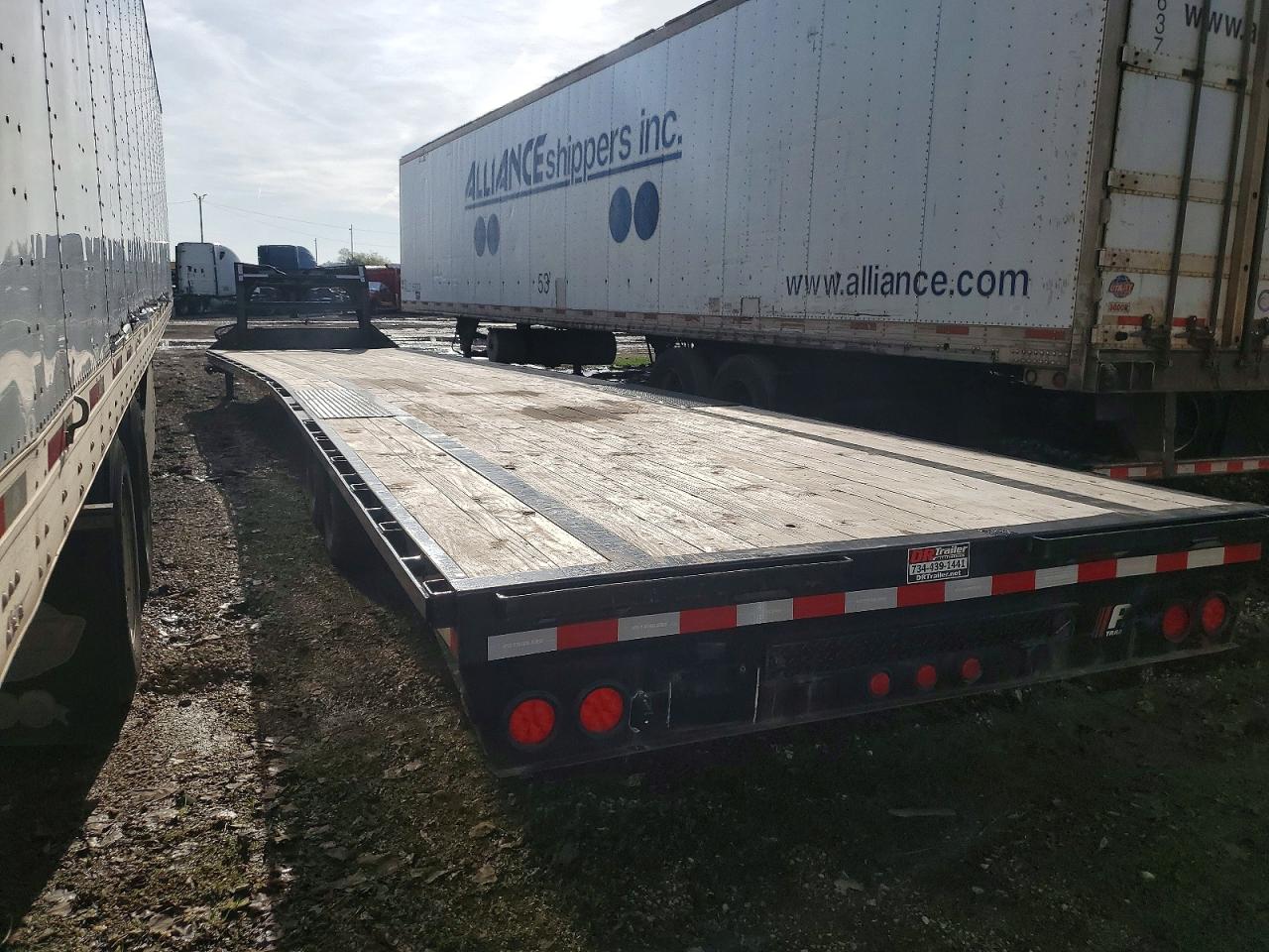 2025 PJ'S TRAILERS