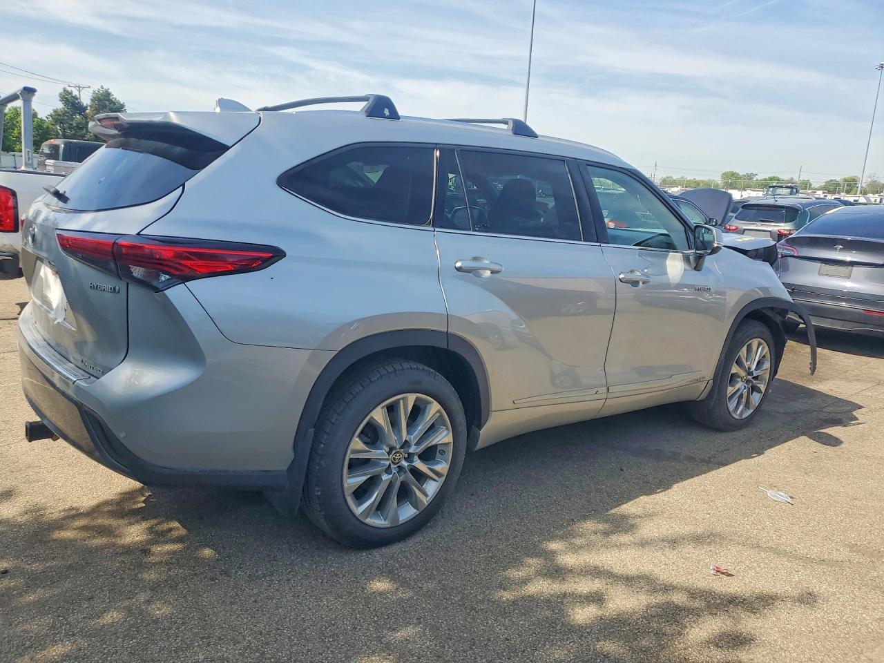 2020 TOYOTA HIGHLANDER