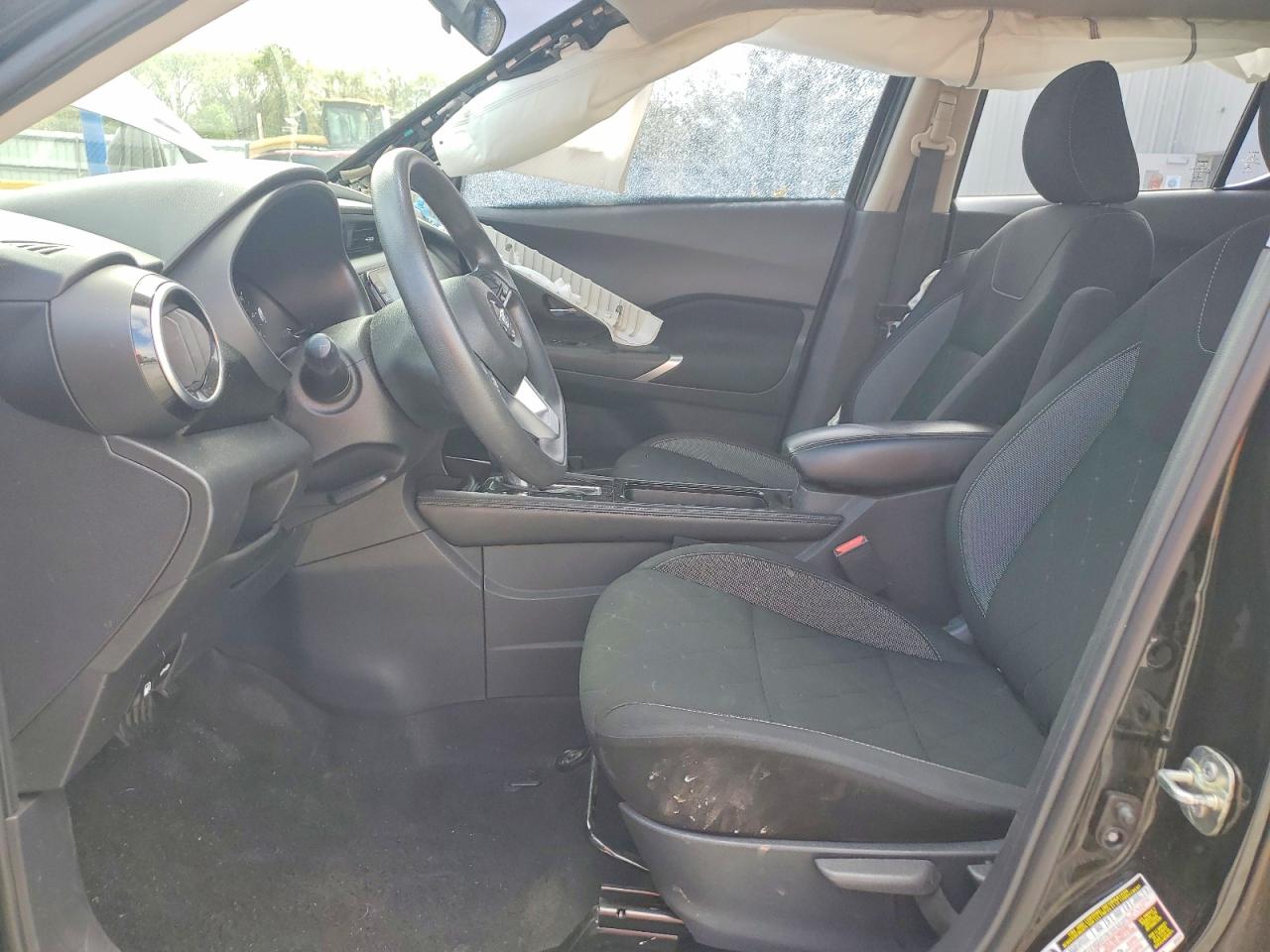 2021 NISSAN KICKS