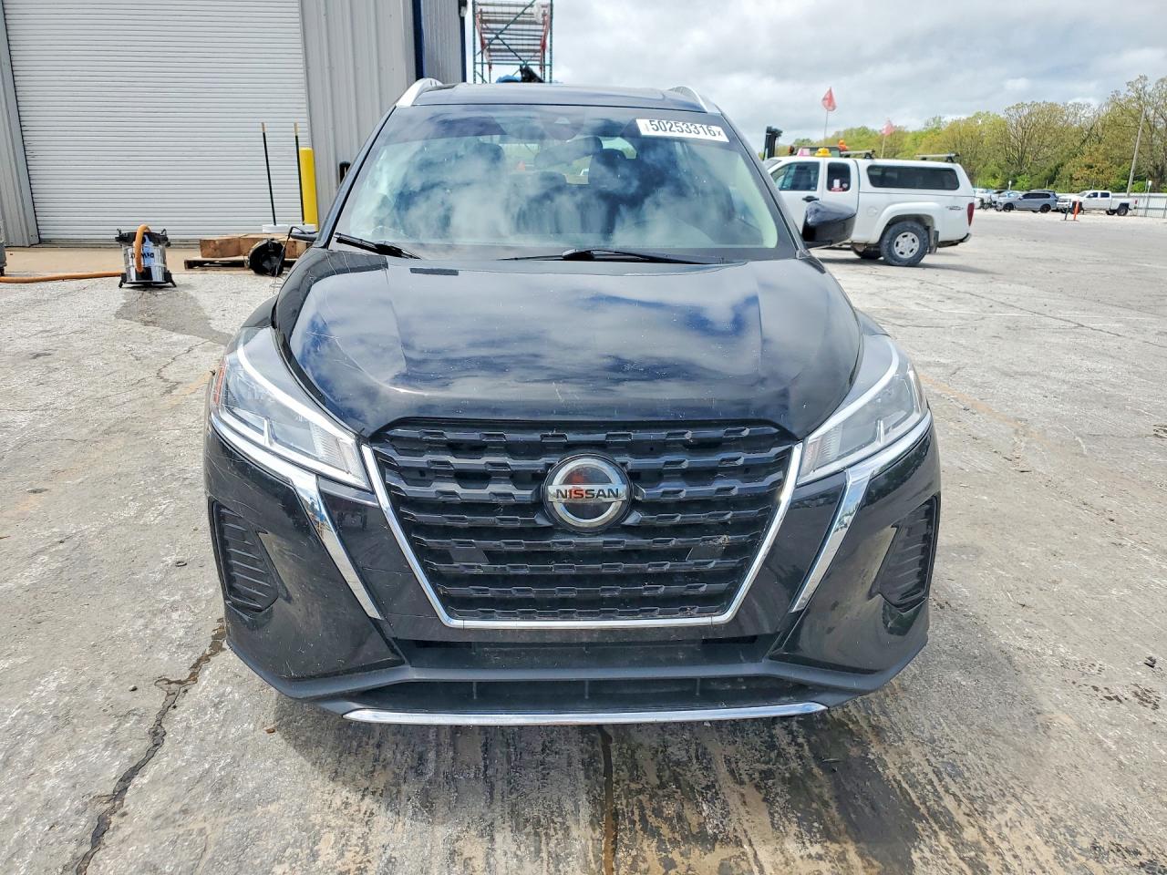 2021 NISSAN KICKS