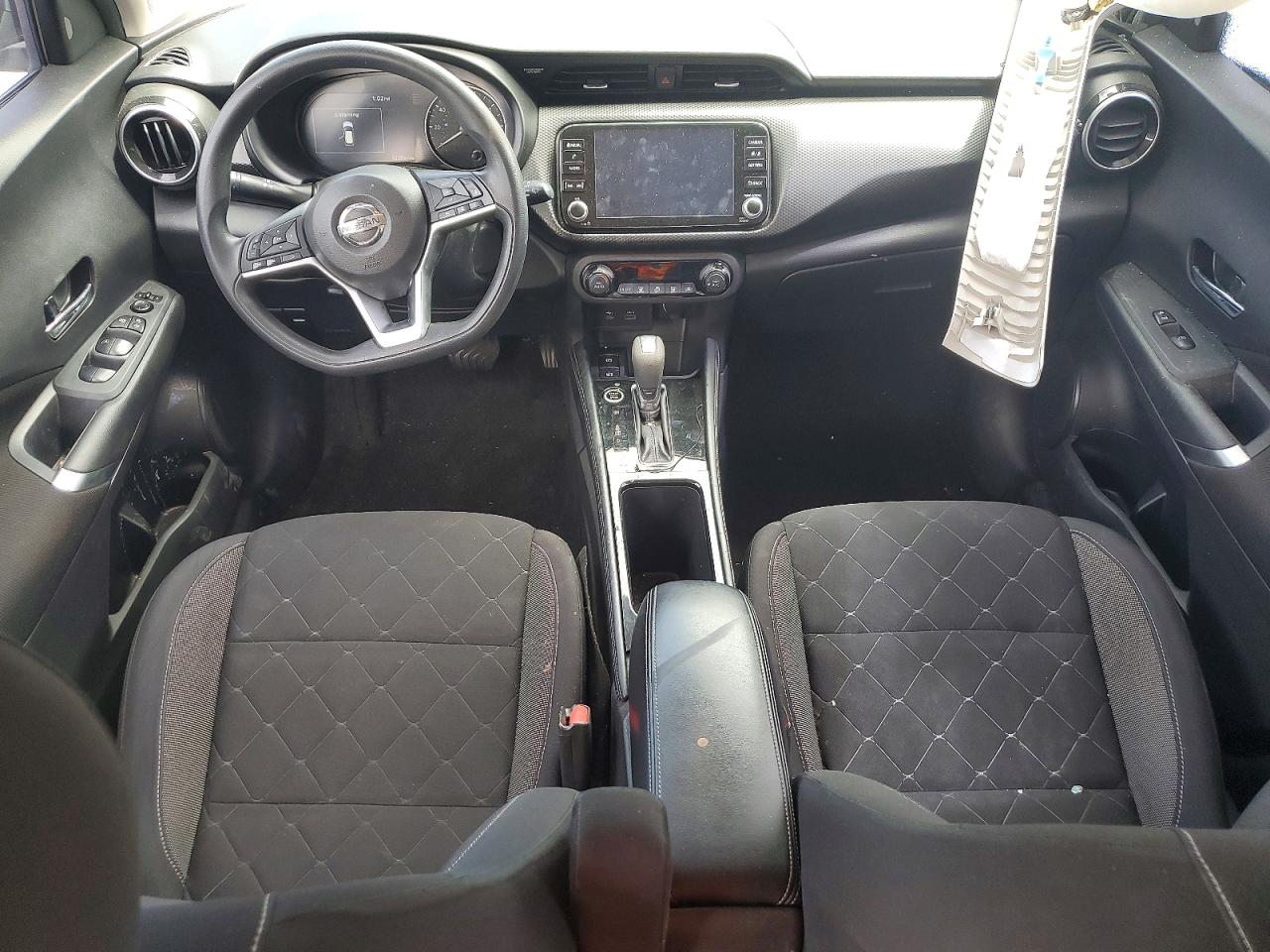 2021 NISSAN KICKS