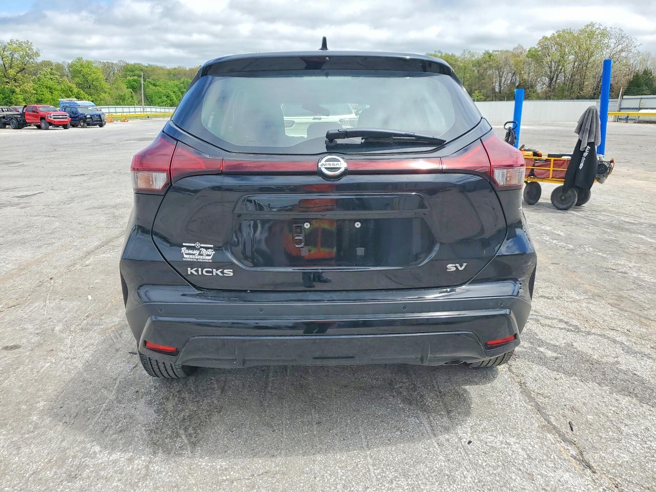 2021 NISSAN KICKS