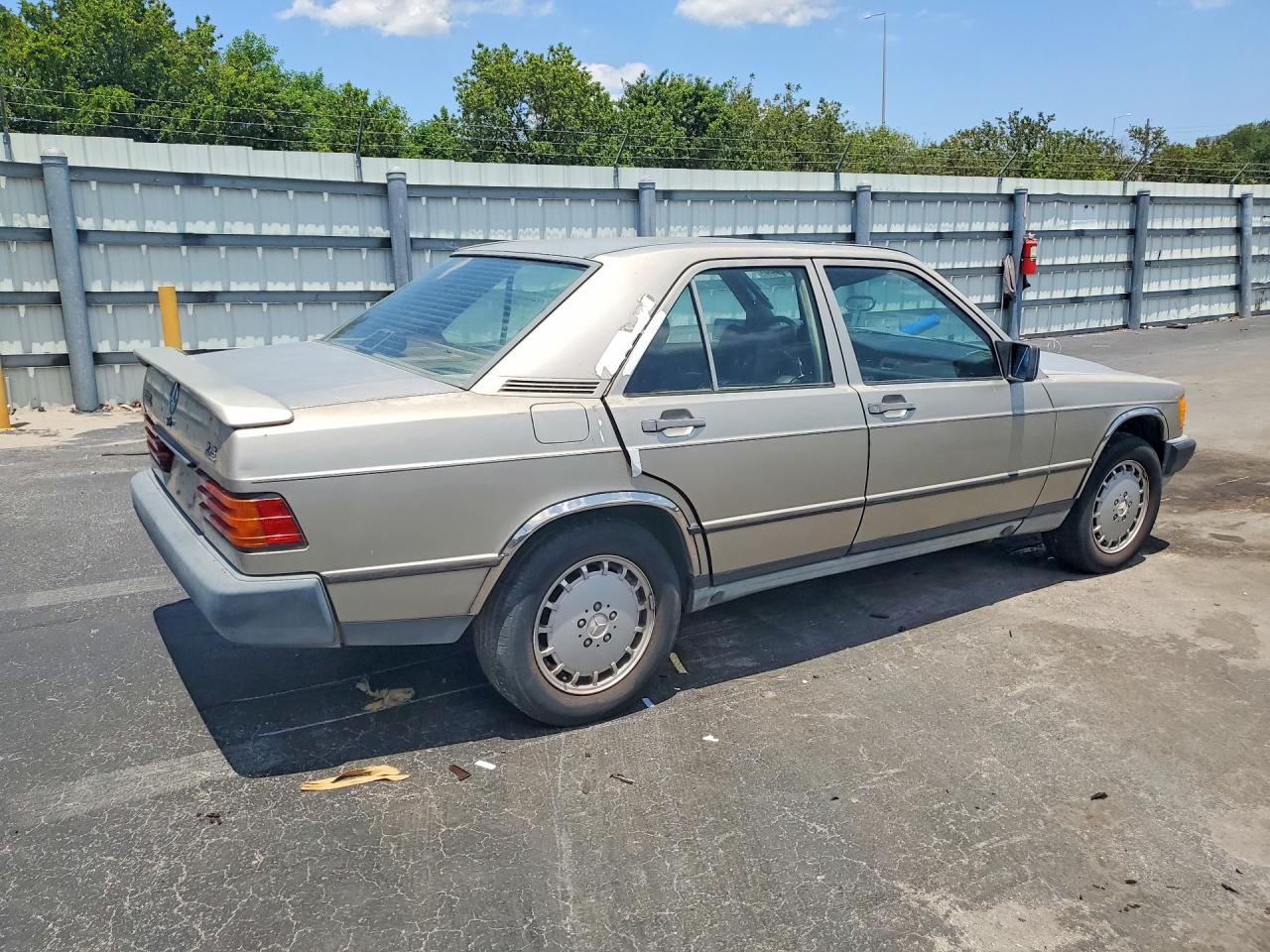 1988 MERCEDES BENZ 190-CLASS