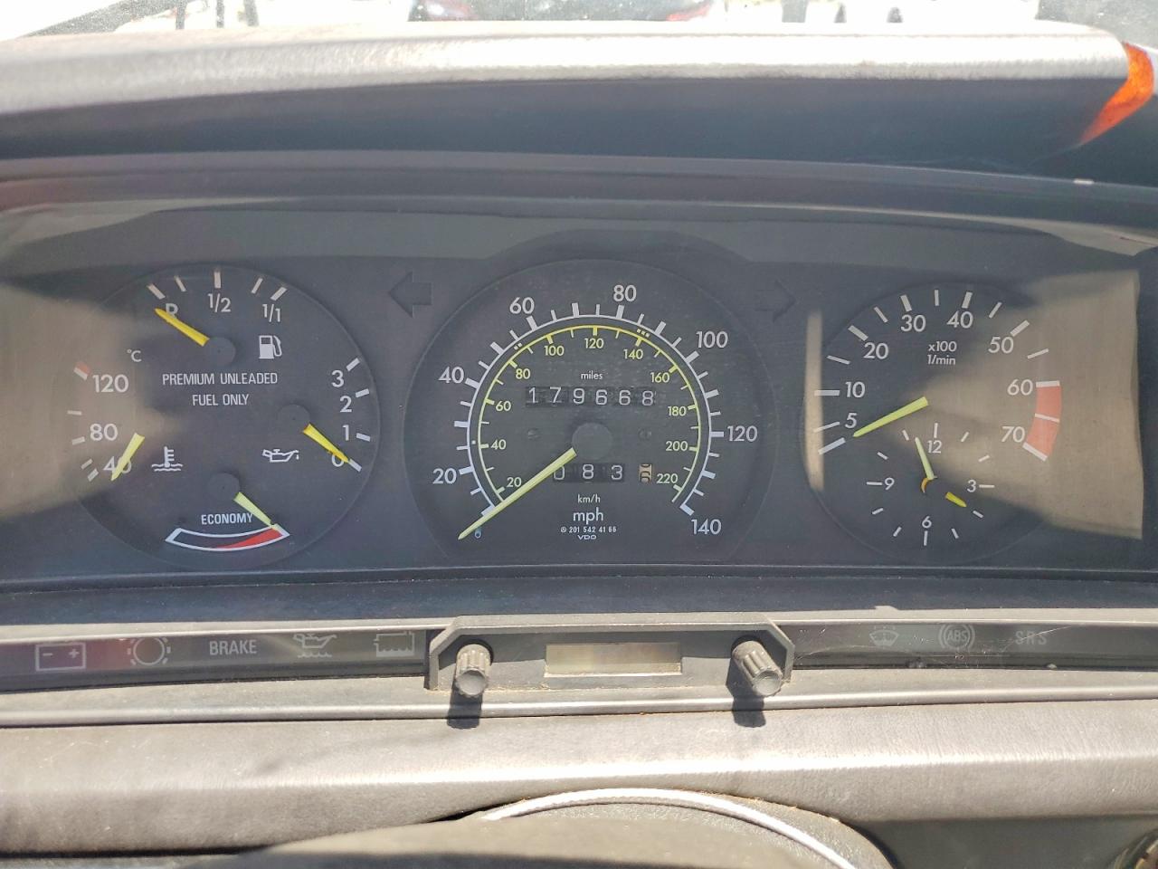 1988 MERCEDES BENZ 190-CLASS
