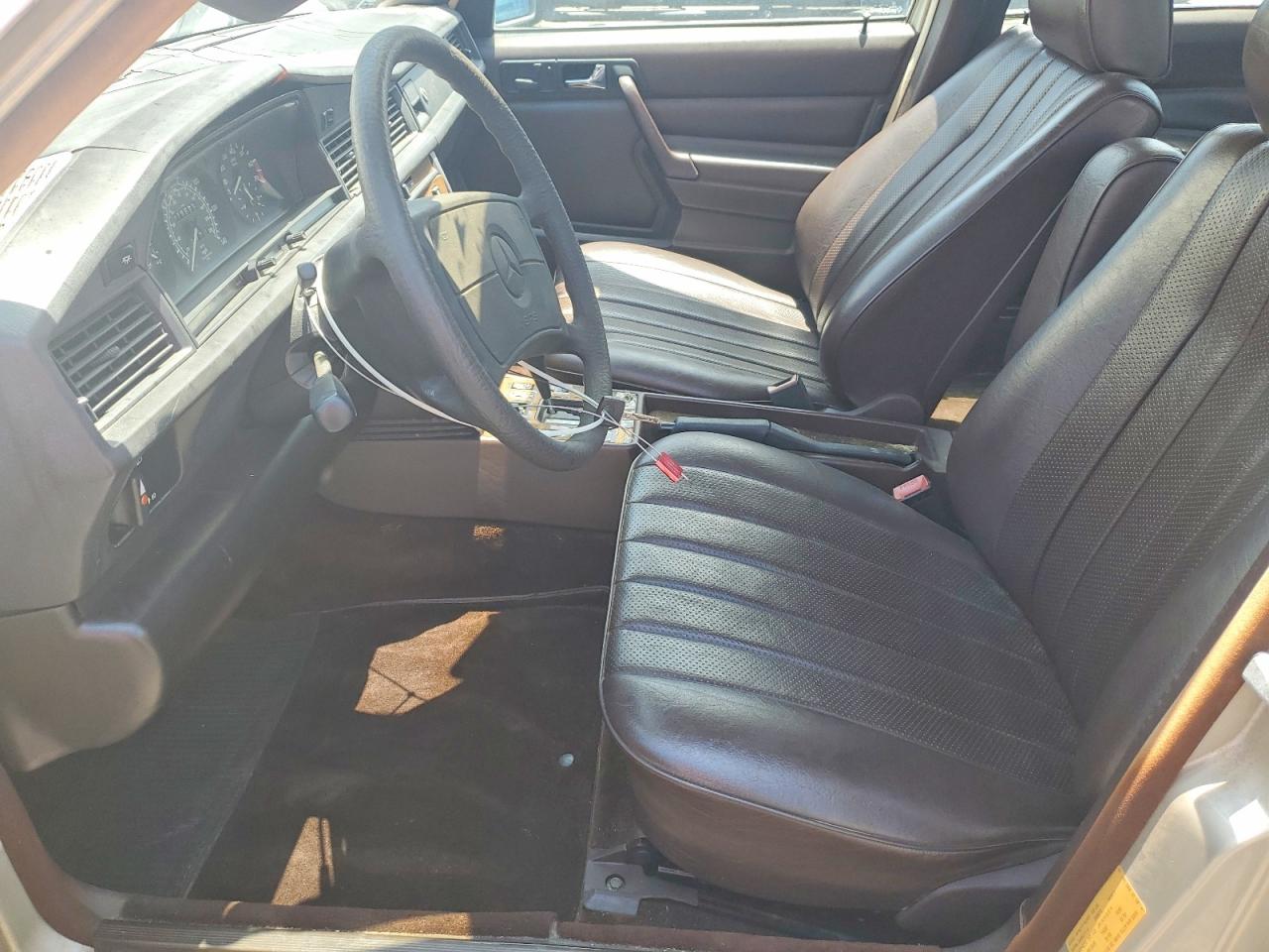1988 MERCEDES BENZ 190-CLASS