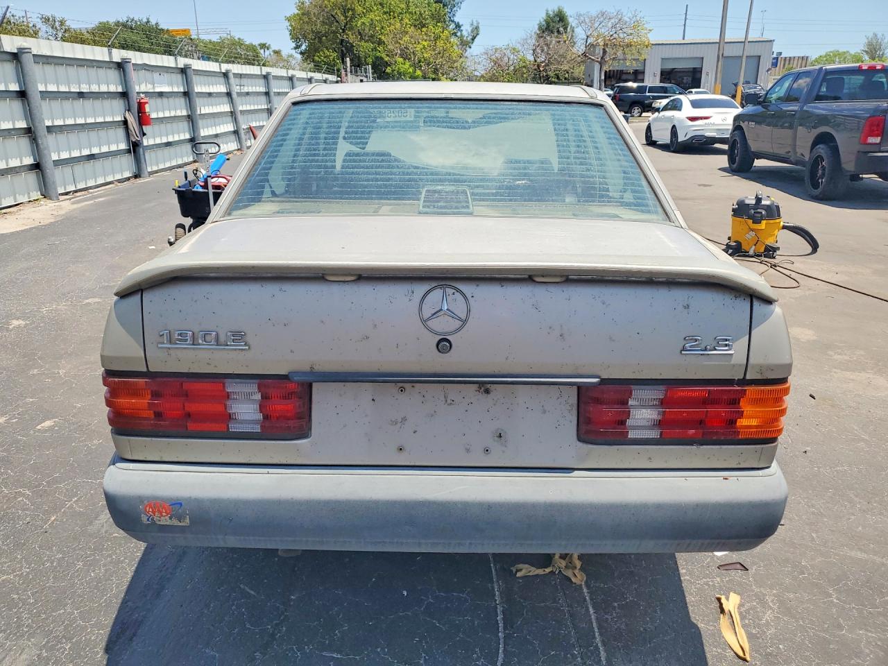 1988 MERCEDES BENZ 190-CLASS
