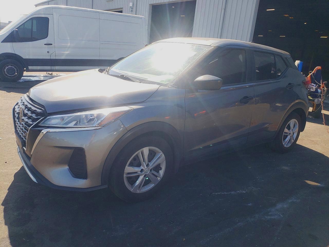 2021 NISSAN KICKS