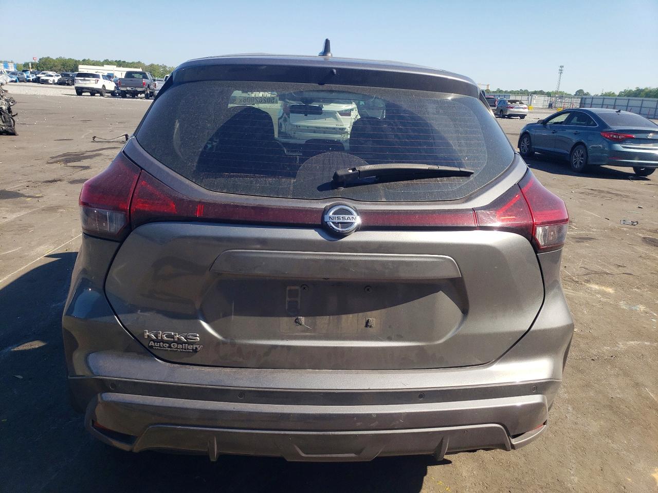 2021 NISSAN KICKS