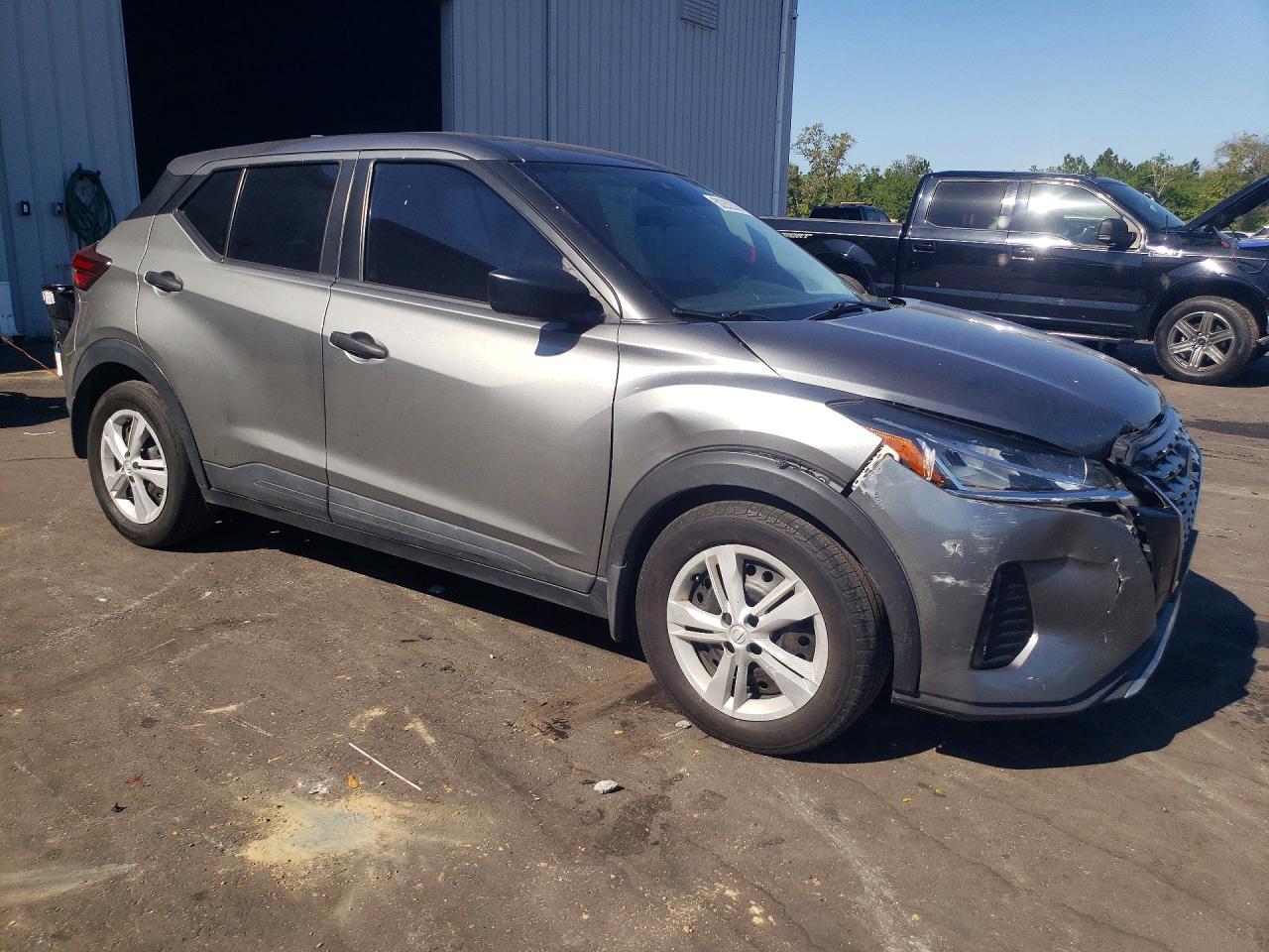 2021 NISSAN KICKS