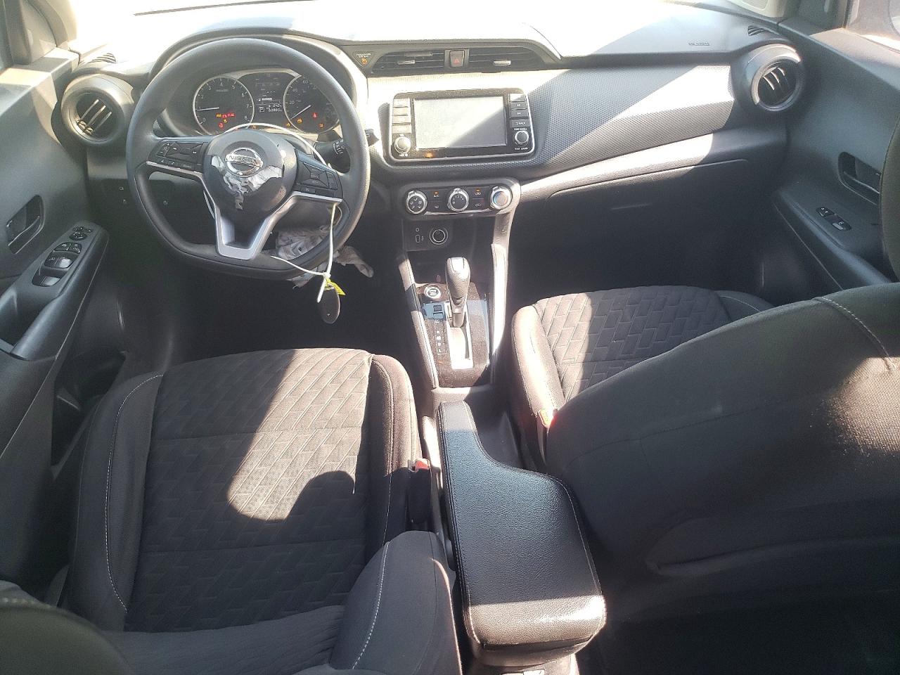 2021 NISSAN KICKS