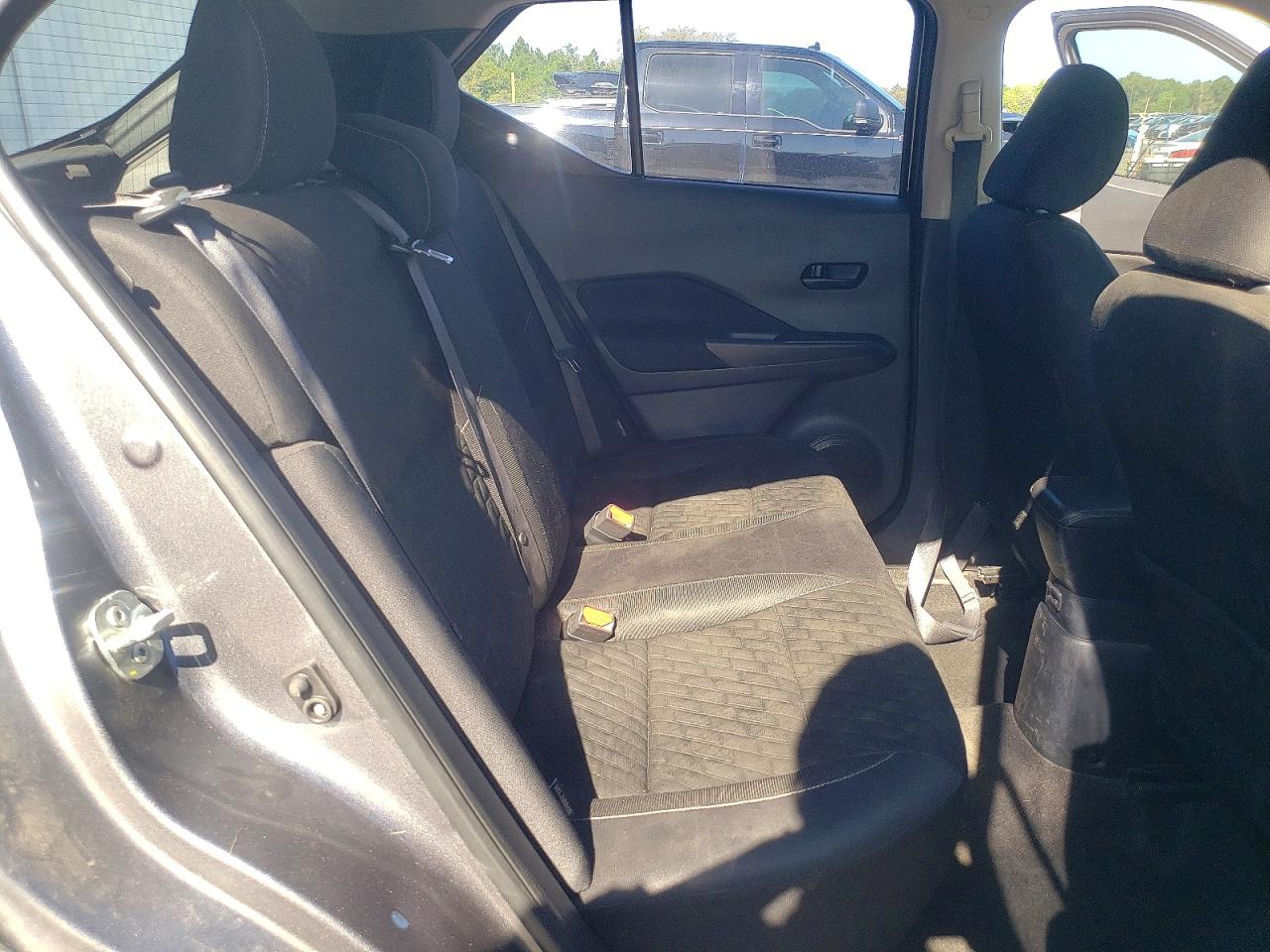 2021 NISSAN KICKS