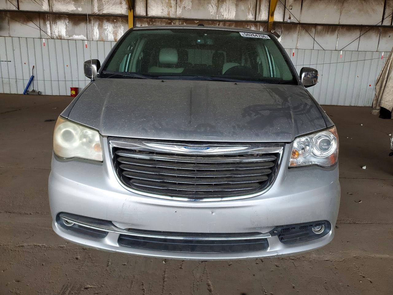 2011 CHRYSLER MINIVAN