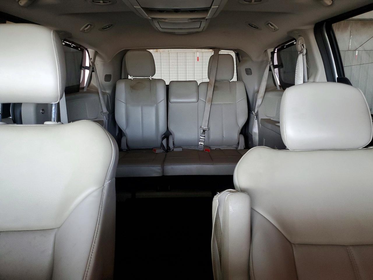 2011 CHRYSLER MINIVAN