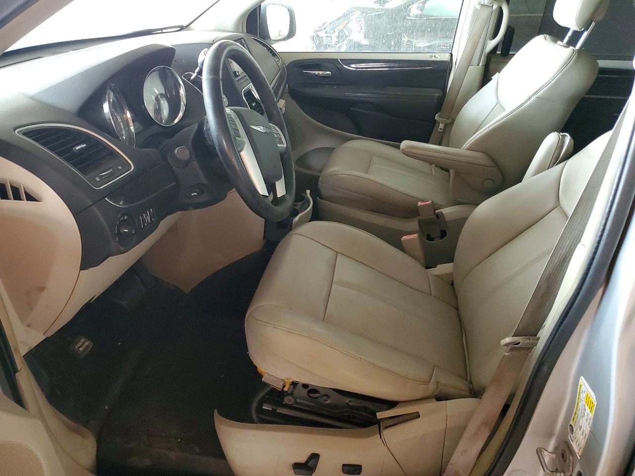 2011 CHRYSLER MINIVAN
