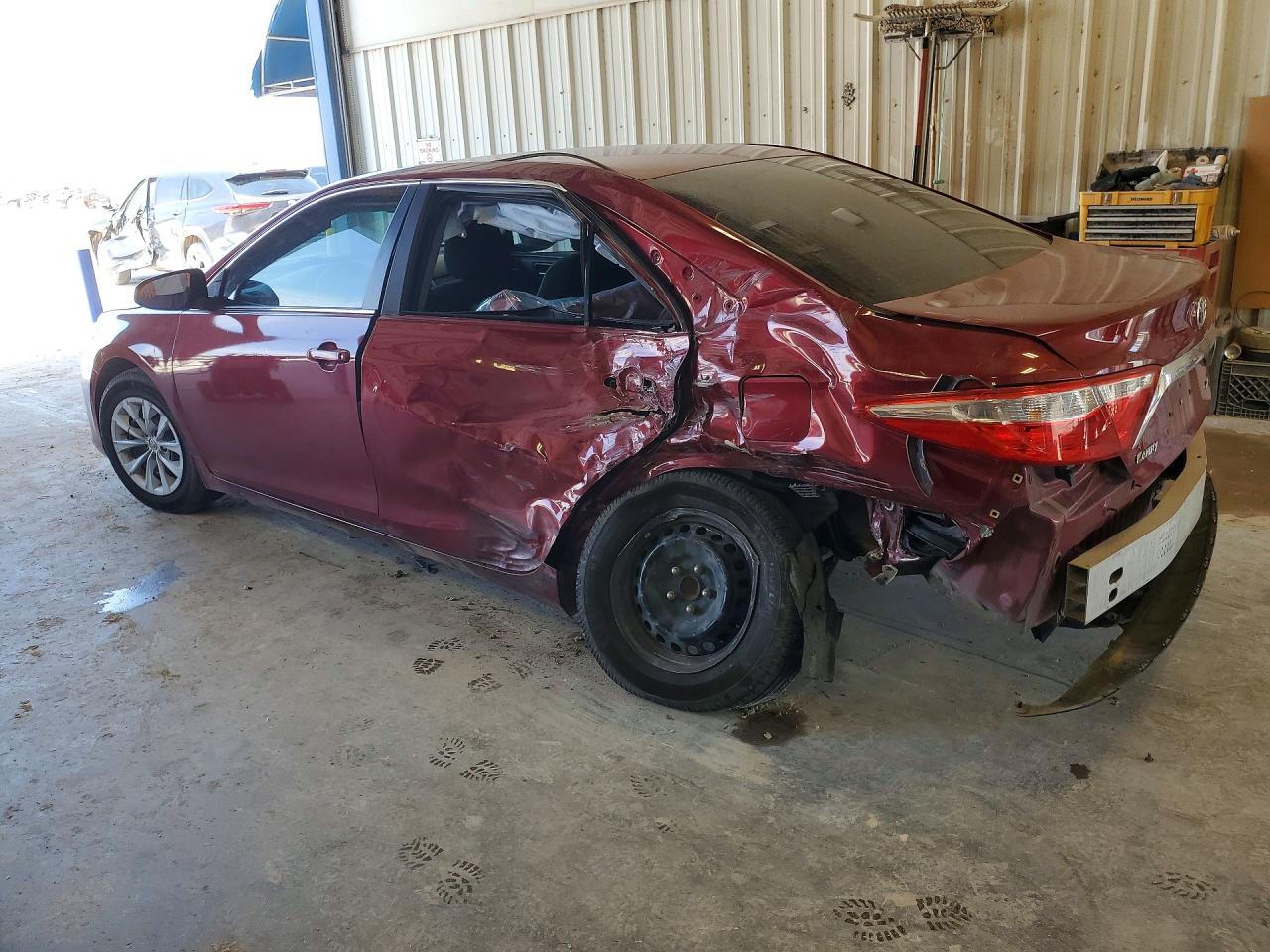 2016 TOYOTA CAMRY