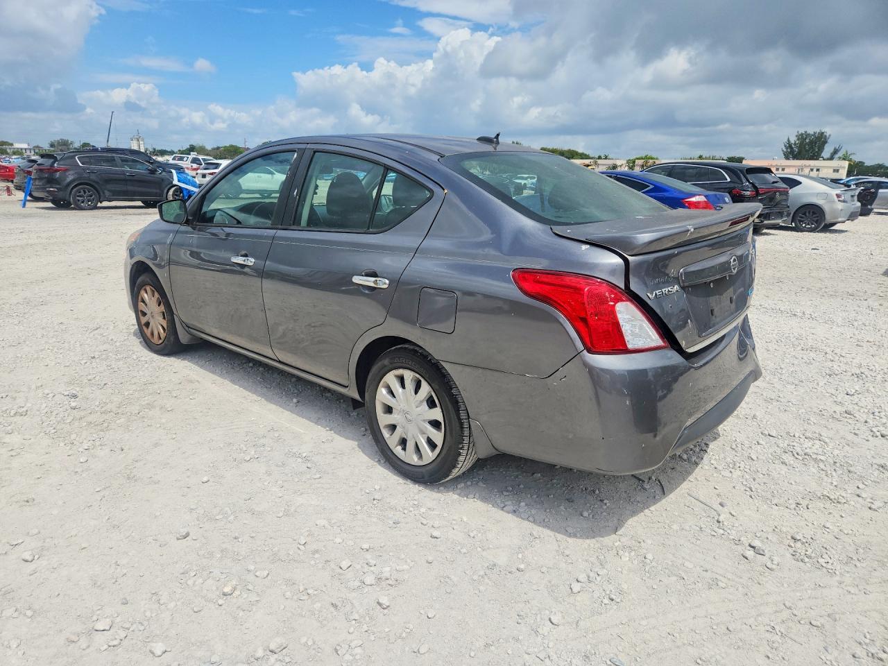 2016 NISSAN VERSA