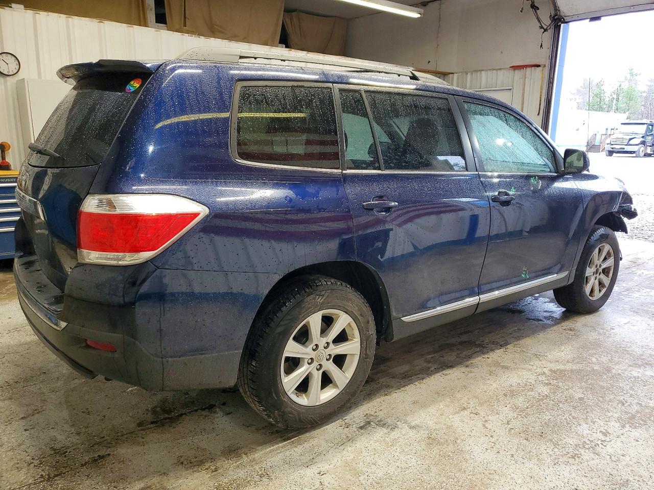 2011 TOYOTA HIGHLANDER