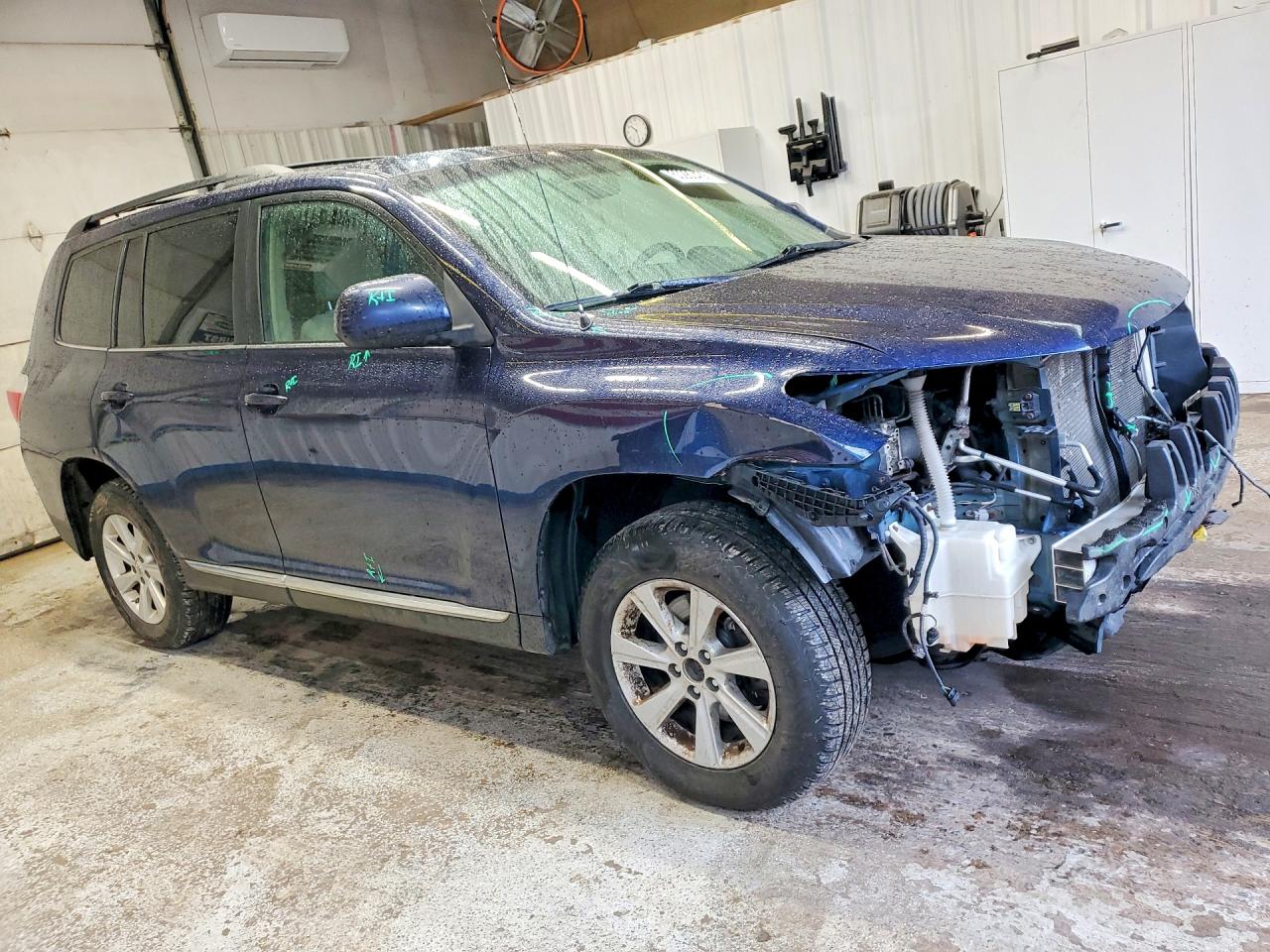 2011 TOYOTA HIGHLANDER