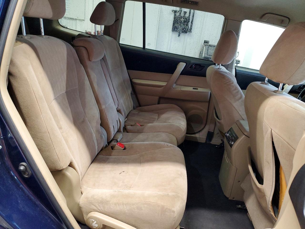 2011 TOYOTA HIGHLANDER