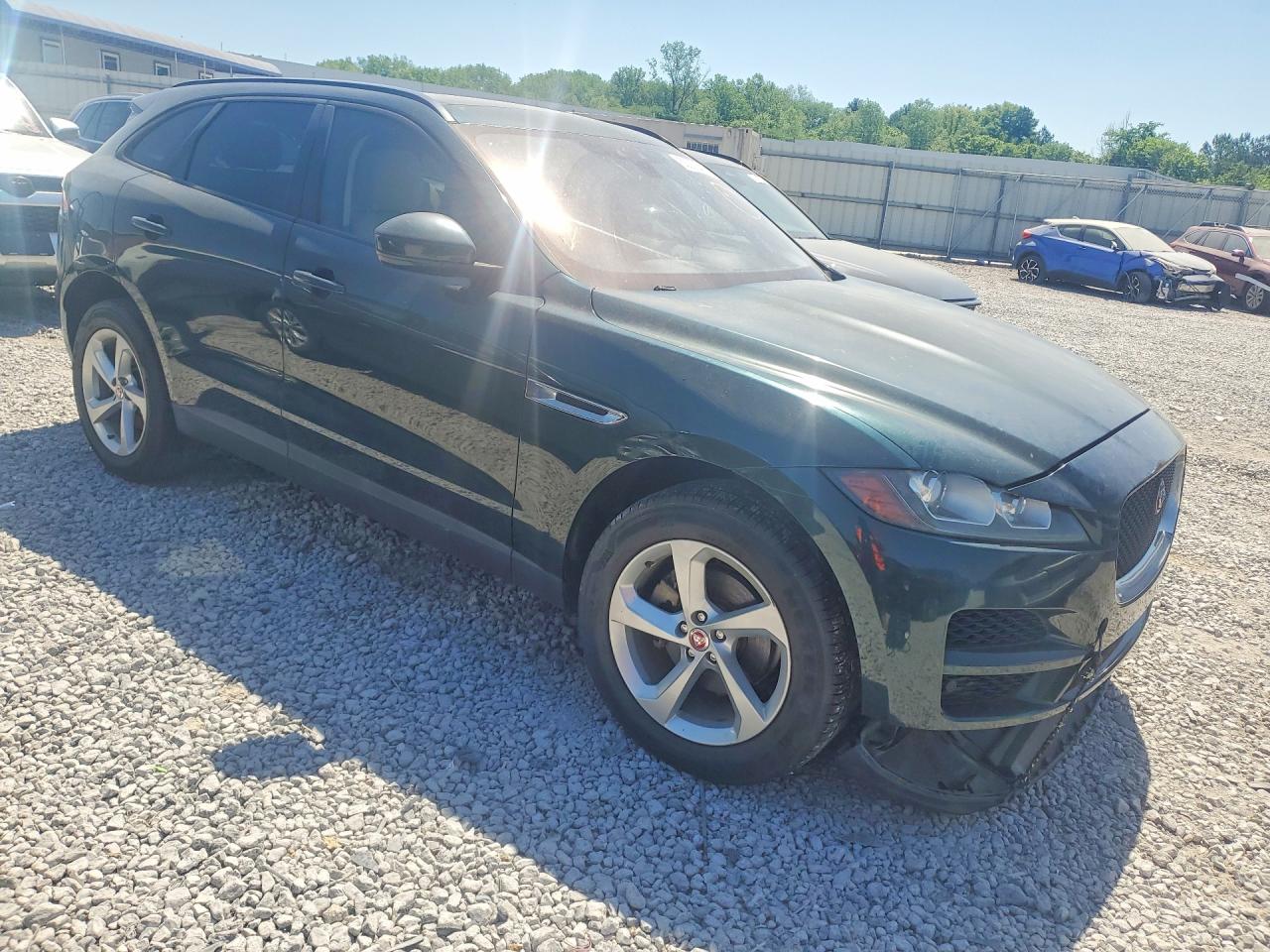 2017 JAGUAR F-PACE