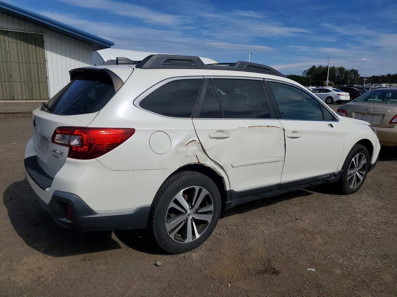 2018 SUBARU OUTBACK