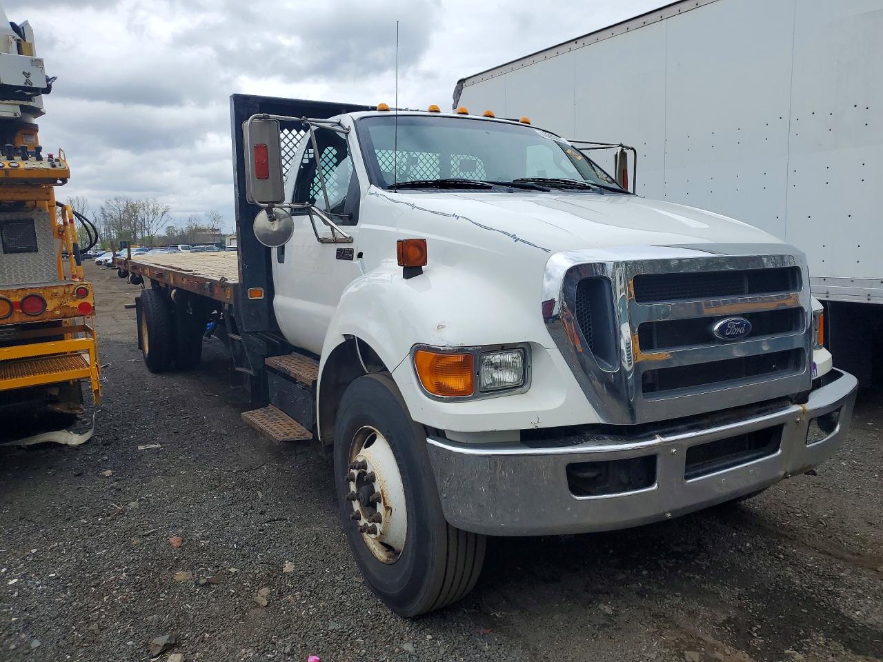 2015 FORD F750
