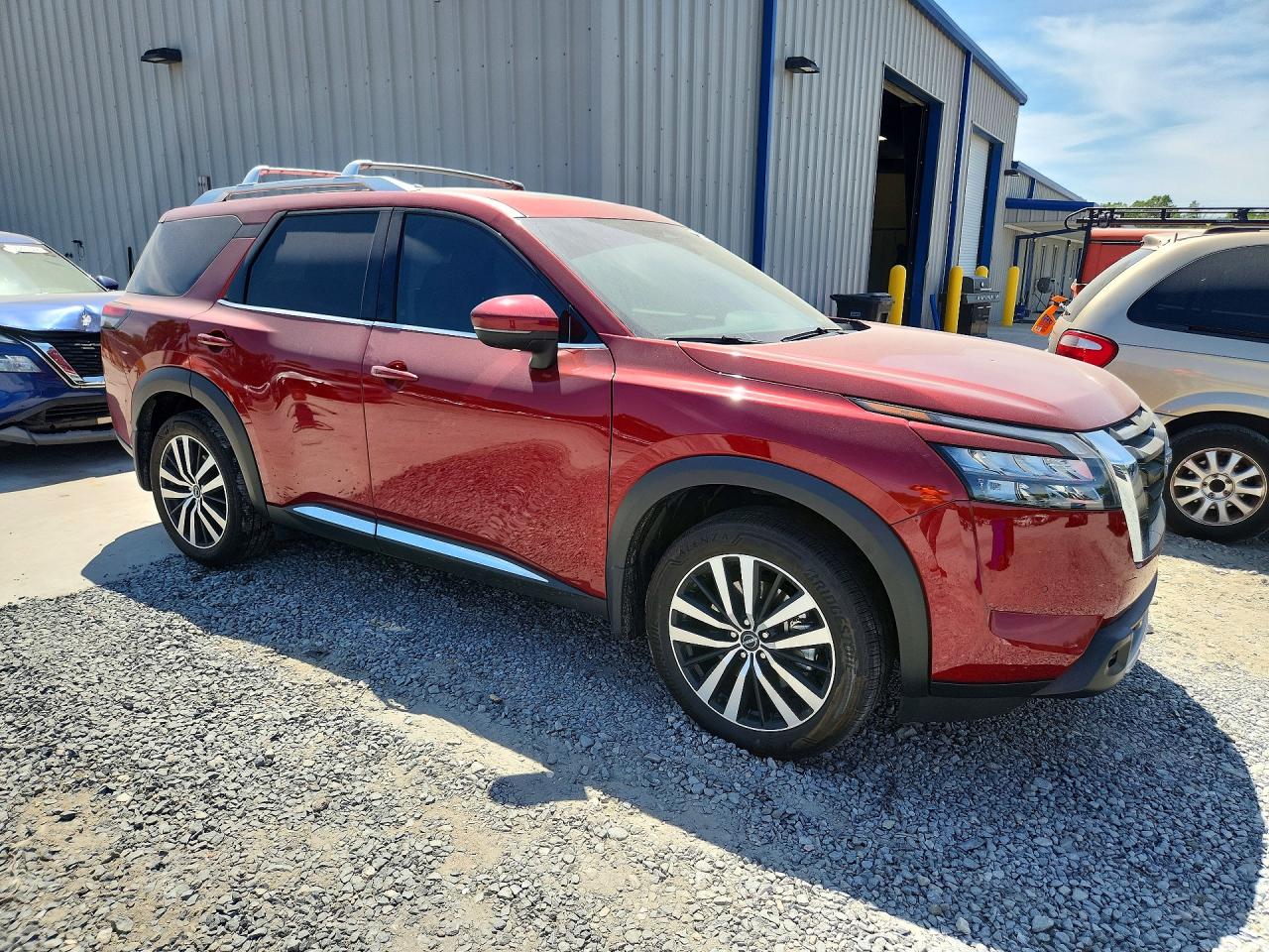 2025 NISSAN PATHFINDER