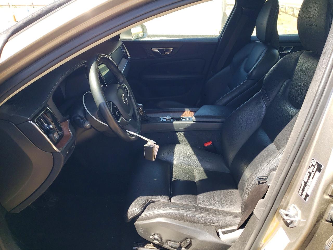 2019 VOLVO S60