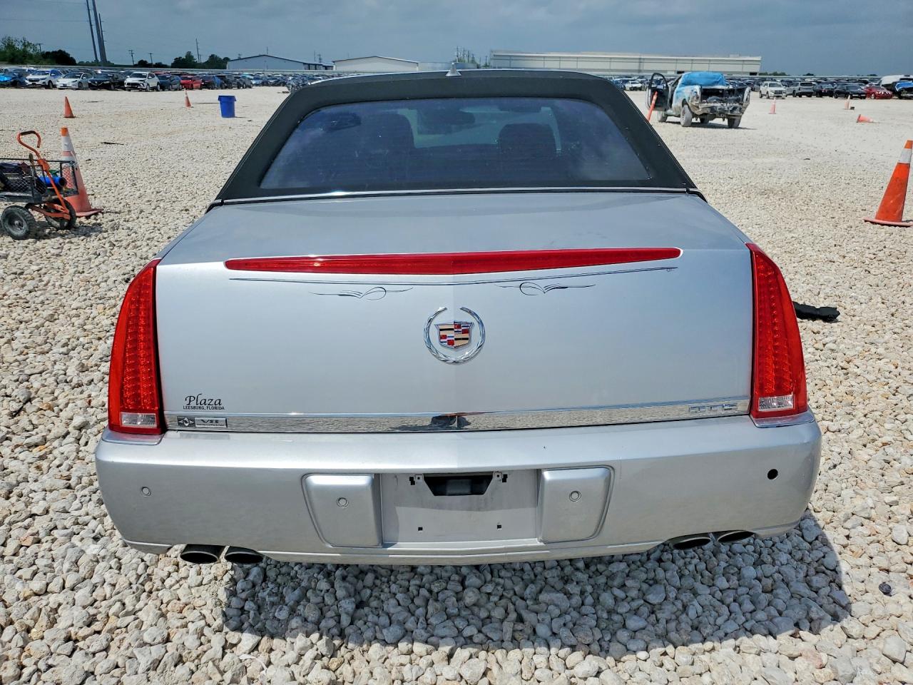 2009 CADILLAC DTS