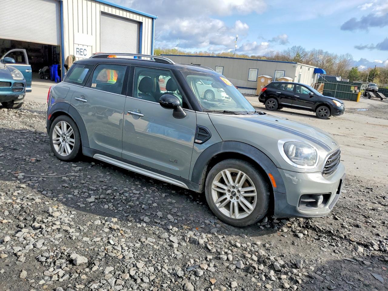 2017 MINI COOPER