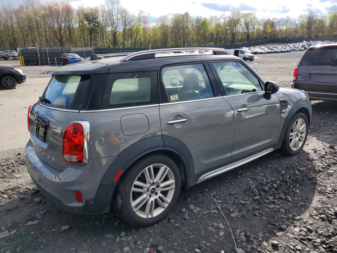 2017 MINI COOPER